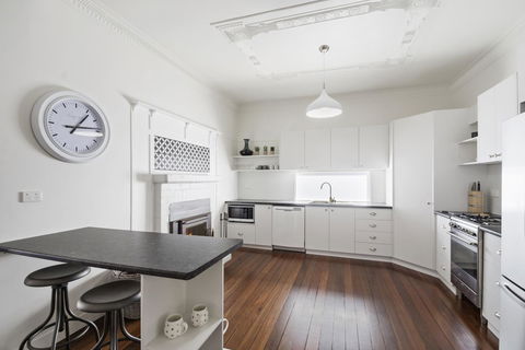 The Lighthouse - Accommodation Rockhampton 12