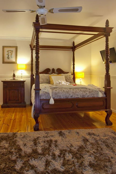 Curtis Falls Cottage - Accommodation Rockhampton 6