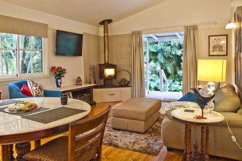 Curtis Falls Cottage - Accommodation Rockhampton 13