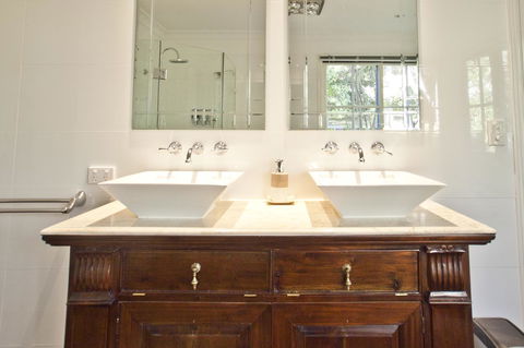 Curtis Falls Cottage - Accommodation Rockhampton 2