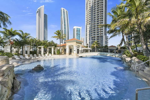 Chevron Renaissance - HR Surfers Paradise - Accommodation Rockhampton 1