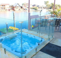 Waterside Resort Style - Accommodation Rockhampton