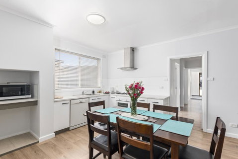 Wattle Grove Villa - Accommodation Rockhampton 0