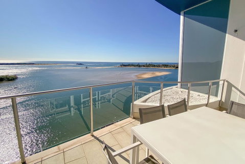 Waves Maroochy River - Accommodation Rockhampton 2