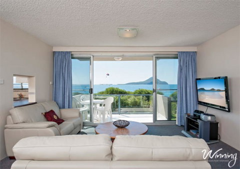 Weatherly Close, Ocean Shores, Unit 07, 27 - Accommodation Rockhampton 1