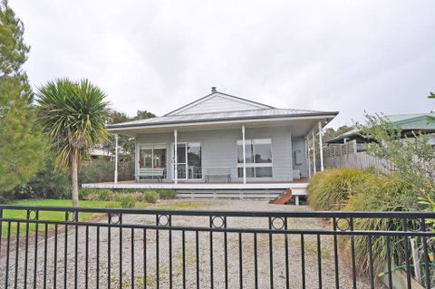 WELCOME BREAK - PET FRIENDLY - Accommodation Rockhampton 0