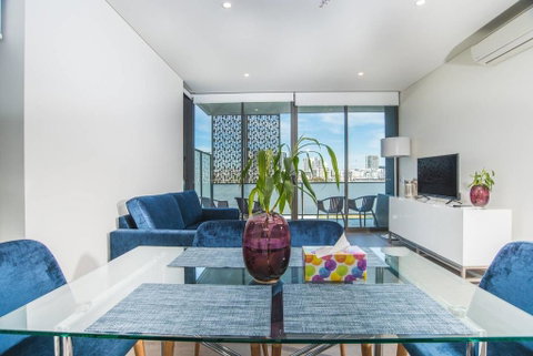 Wentworth Point 2Beds1Study2Bath Brand New APT - Accommodation Rockhampton 2