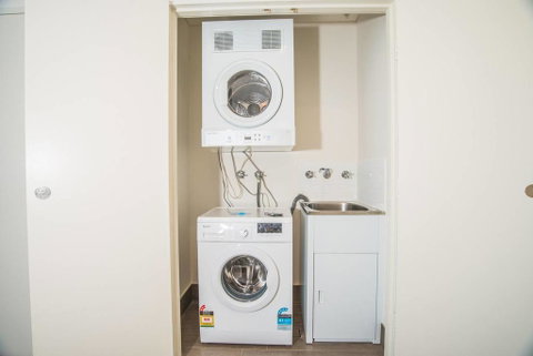 Wentworth Point 2Beds1Study2Bath Brand New APT - Accommodation Rockhampton 1