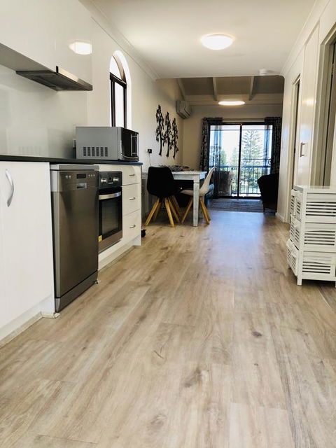 West Beach Lagoon 212 - Great Views - Accommodation Rockhampton 3