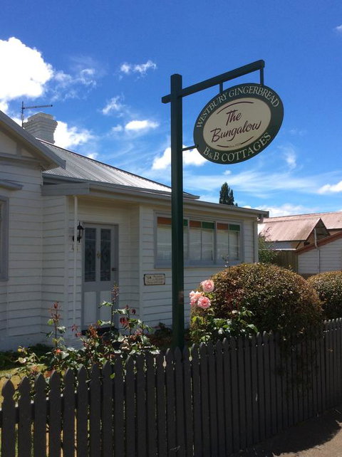 Westbury Gingerbread Cottages - Accommodation Rockhampton 1