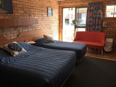 Whale Fisher Motel - Accommodation Rockhampton 2