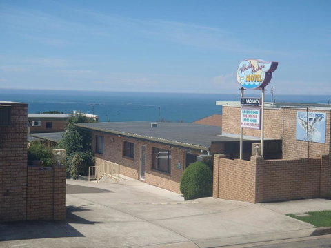Whale Fisher Motel - Accommodation Rockhampton 0