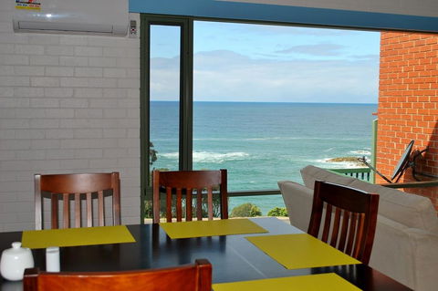 Whalevue - Unit 2 - Accommodation Rockhampton 2