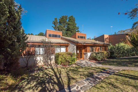 Whispering Pines 1 - Accommodation Rockhampton 0