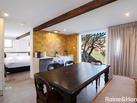 White Beach Studio - 42a Ash Street - Accommodation Rockhampton 1