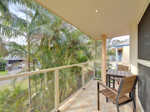 White Horses, 7A Achilles Street - Accommodation Rockhampton 1
