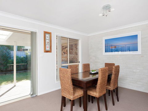 White Sands @ Fingal Bay - Accommodation Rockhampton 2