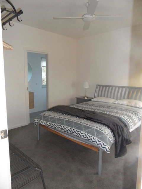 WHITE SHELLS HOLIDAY RENTAL - Accommodation Rockhampton 3