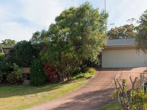 Wildflowers @ Fingal Bay - Accommodation Rockhampton 1
