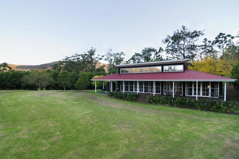 Willabrook Retreat - Mojo Cottage - Romantic Escape! - Accommodation Rockhampton 1