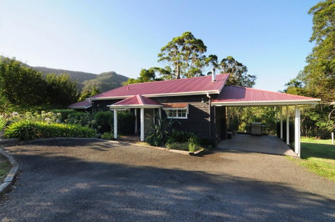Willabrook Retreat - Rest Cottage - Spoil Yourself! - Accommodation Rockhampton 3