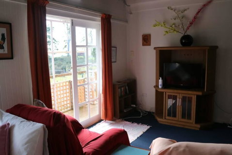 Wind Song Mountain Retreat - Accommodation Rockhampton 0