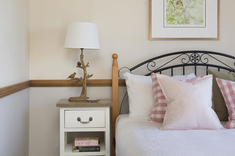 Windsors Edge Cottage Pokolbin - Accommodation Rockhampton 0