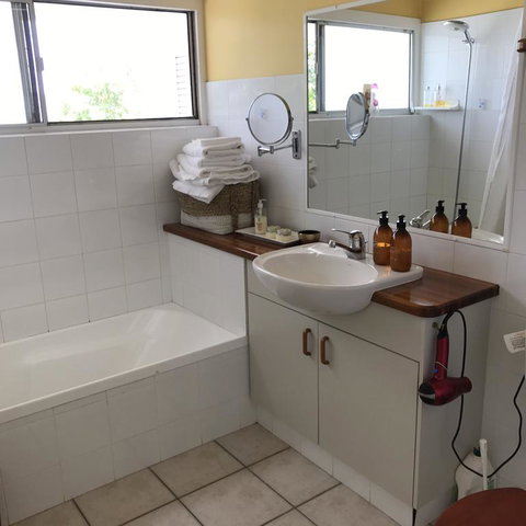 Winston Cottage - Accommodation Rockhampton 3