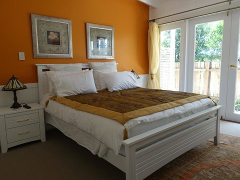 Winston Cottage - Accommodation Rockhampton 0