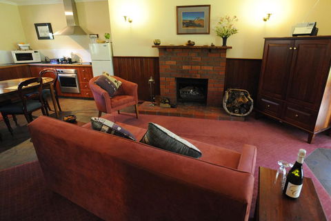 Wintarni Olives Cottage - Accommodation Rockhampton 0