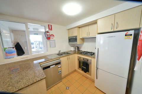 Wintergreen 3 - Accommodation Rockhampton 2