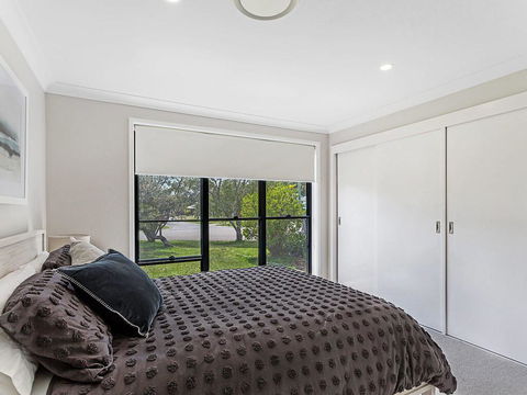 Wirragulla, 10 Marty Avenue - Stylish Modern House With Ducted Air Con & WIFI - Accommodation Rockhampton 3