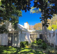 Wisteria Cottage on the Lagoon/Beach - Accommodation Rockhampton