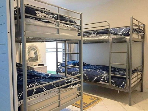 Wisteria Cottage On The Lagoon/Beach - Accommodation Rockhampton 1