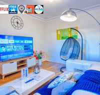 Wollongong station holiday house with Wi-Fi75 Inch TV NetflixParkingBeach - Accommodation Rockhampton
