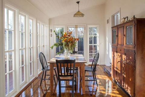 Wormwood House - Accommodation Rockhampton 1