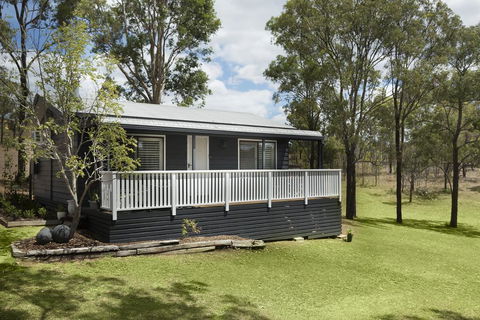 Worthington's Guest Cottage - Accommodation Rockhampton 0
