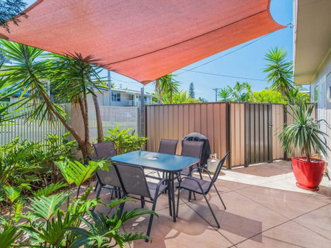 Yamba Daze - Sunrise - Pet Friendly - Accommodation Rockhampton 0