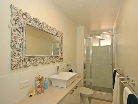 Yamba Daze - Sunset - Pet Friendly - Accommodation Rockhampton 3