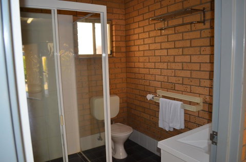 Yamba Motor Inn - Accommodation Rockhampton 2