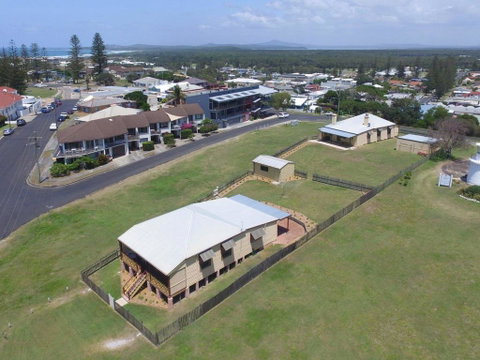 Yamba Pilot Cottage 1 - Pets Welcome - Close To Beach - Accommodation Rockhampton 2
