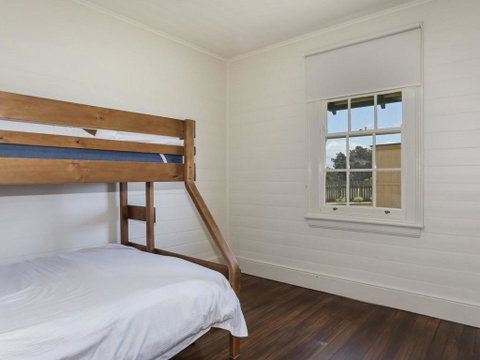 Yamba Pilot Cottage 2 - Pets Welcome - Close To Beach - Accommodation Rockhampton 1