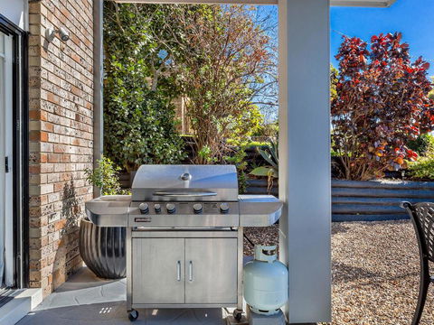 Yenangoon - Walking Together@ Corlette - Accommodation Rockhampton 2