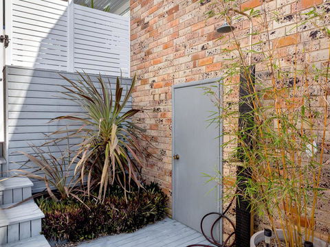 Yenangoon - Walking Together@ Corlette - Accommodation Rockhampton 3