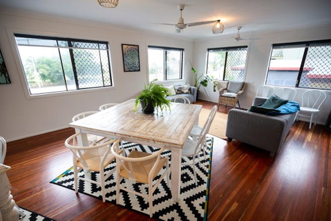Yeppoon Beachhouse - Accommodation Rockhampton 2