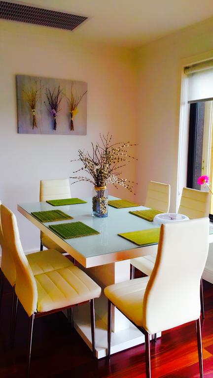 Yes Holiday Home - Accommodation Rockhampton 3