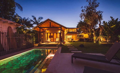 Your Luxury Escape - Barefoot At Tallows - Accommodation Rockhampton 0