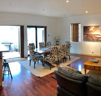 Zero Contact Private CBD-Social-Chillout-Oasis with Outdoors For You  Friends - Accommodation Rockhampton