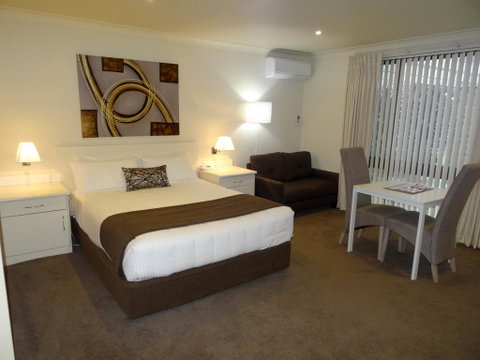 Zig Zag Motel - Accommodation Rockhampton 0