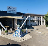 Zorba Waterfront Motel - Accommodation Rockhampton